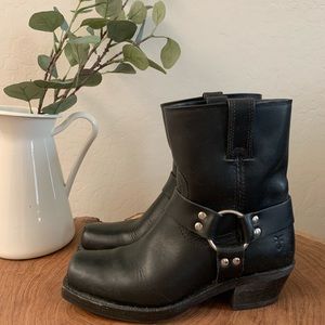 Women’s Black Frye Harness 8R Boots